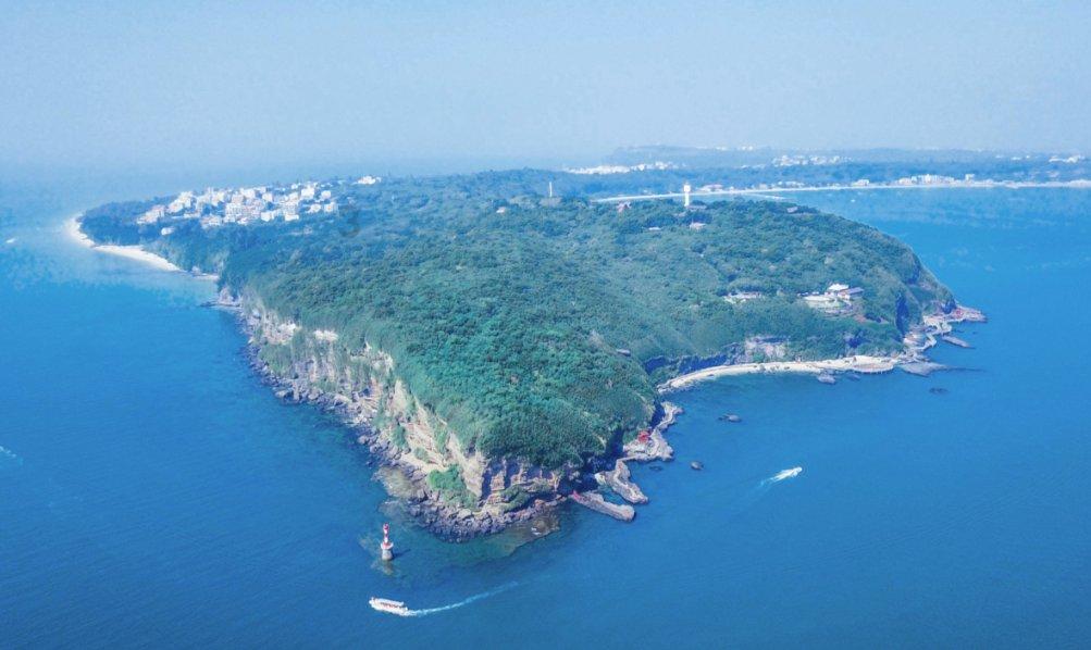 为保护国家财产，18岁小伙英勇献出生命，获殊荣安葬在北京市区